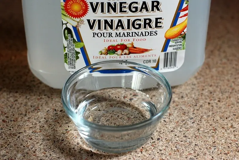 white vinegar for eyelash glue stain removal